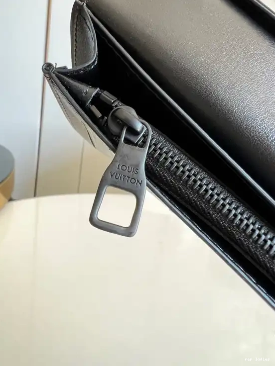 Cheap WALLET VUITTON LOUIS BRAZZA 0511